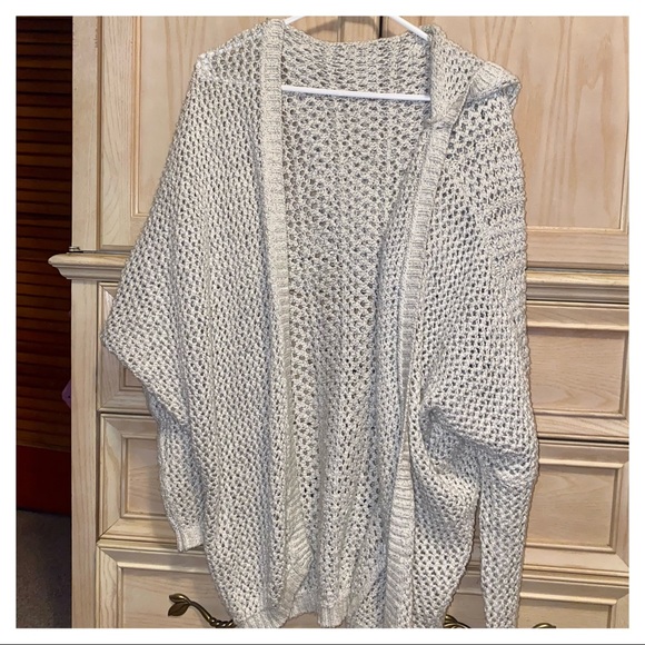 Brandy Melville Moselle Cardigan 💗 - Picture 3 of 6